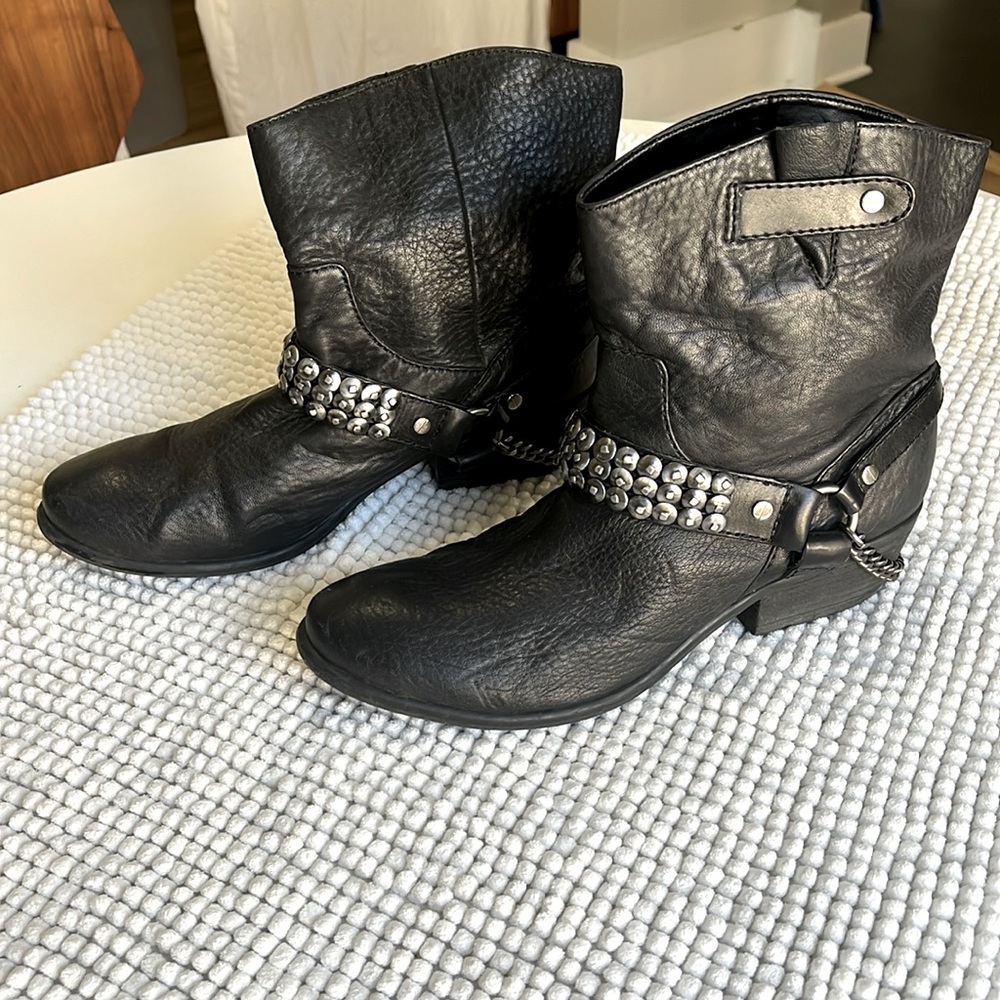 Black Gianni Bini moto chain boots size 11